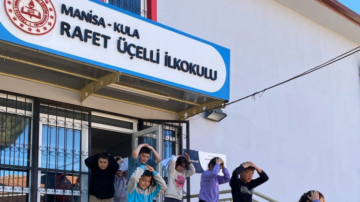 Okulumuzda 1-7 Mart Deprem Haftası dolayısıyla DEPREM TAHLİYESİ VE YANGIN TATBİKATI yapıldı.